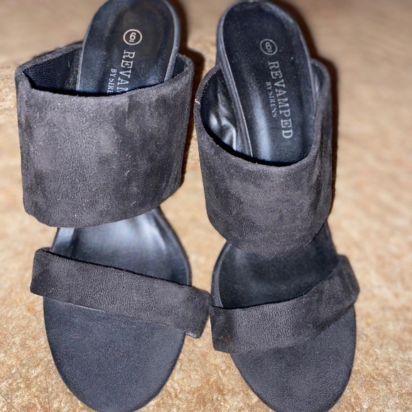 Heels - Picture 2 of 3